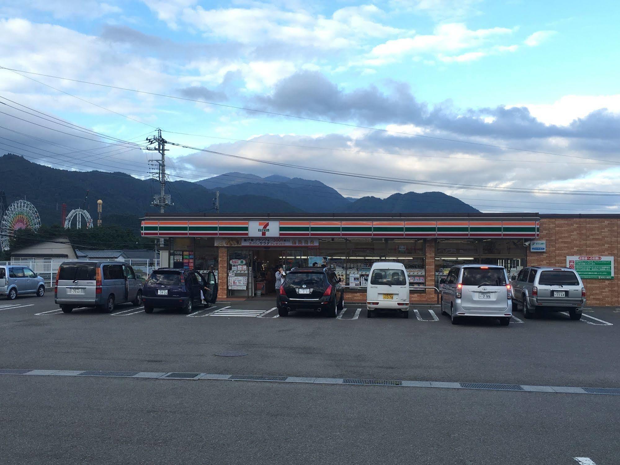 Mtfuji Guest House Kikkake Фудзі-Йосіда Екстер'єр фото